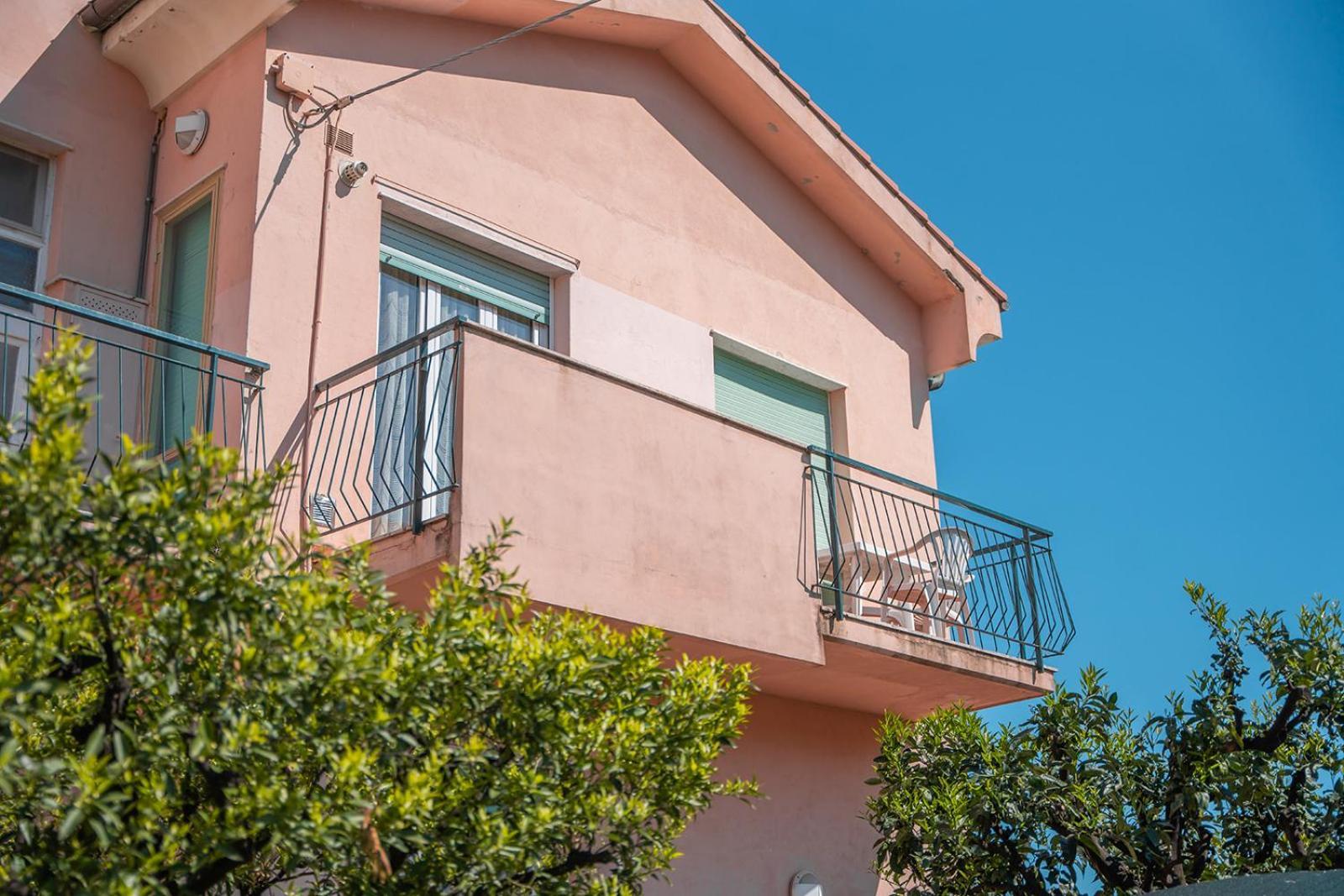 Casa Vacanze Ferrando Apartamento Pietra Ligure Exterior foto